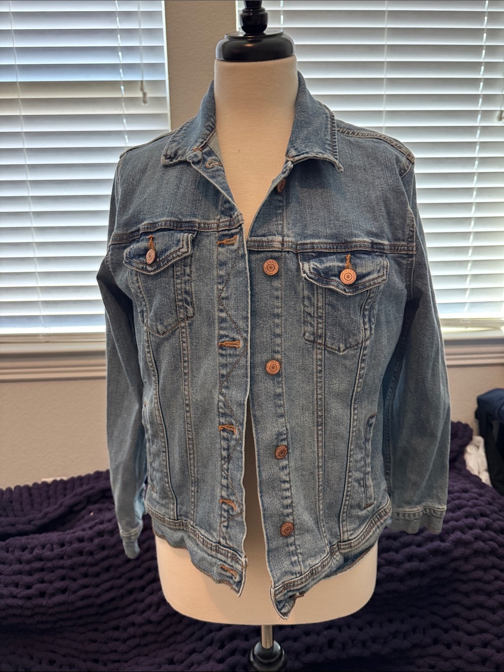 Old Navy Light Blue Denim Jacket - Women's